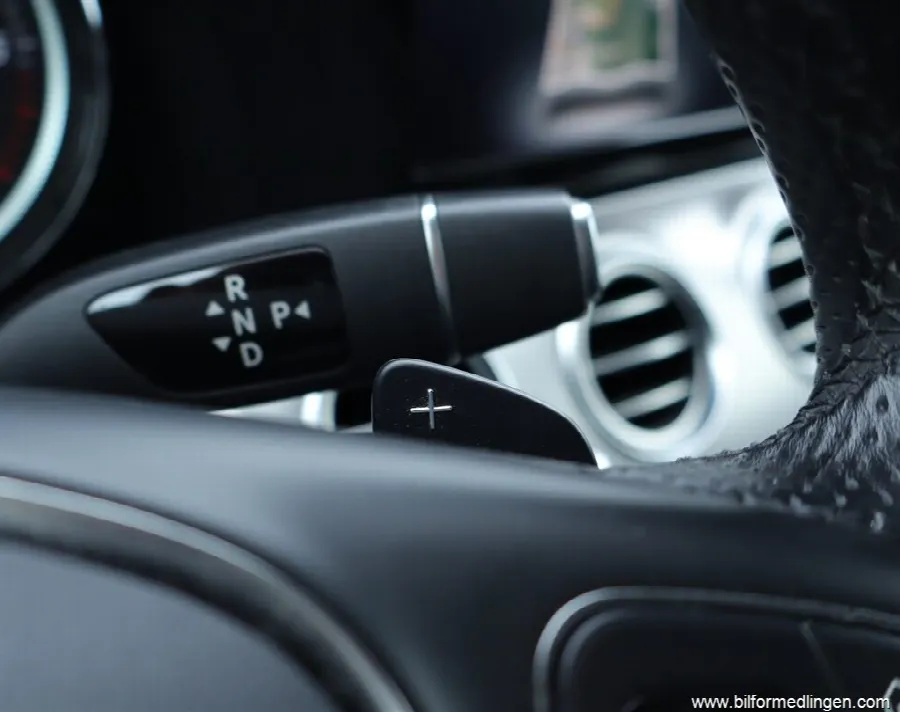 Mercedes-Benz E 220 d 4Matic Avantgarde S/V-hjul GPS, bild 10 av 12