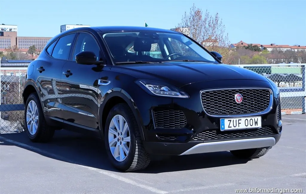 Jaguar E-Pace P200 16V AWD 200hk, bild 2 av 12