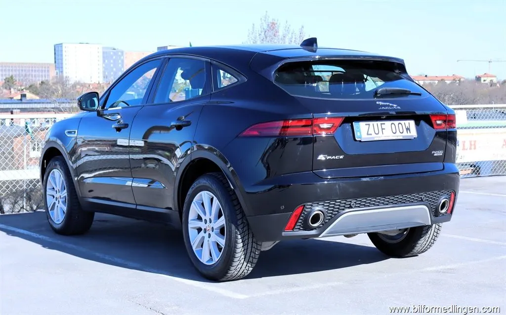Jaguar E-Pace P200 16V AWD 200hk, bild 3 av 12