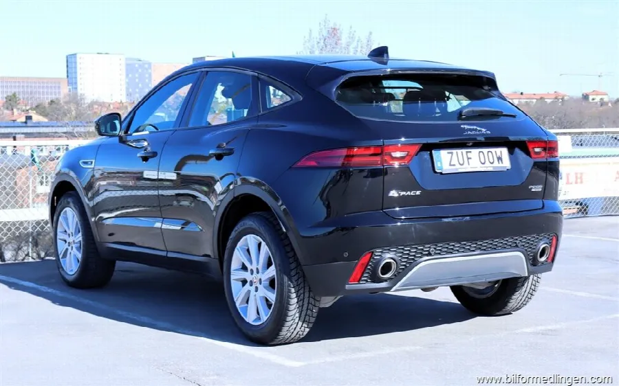 Jaguar E-Pace P200 16V AWD 200hk, bild 3 av 12