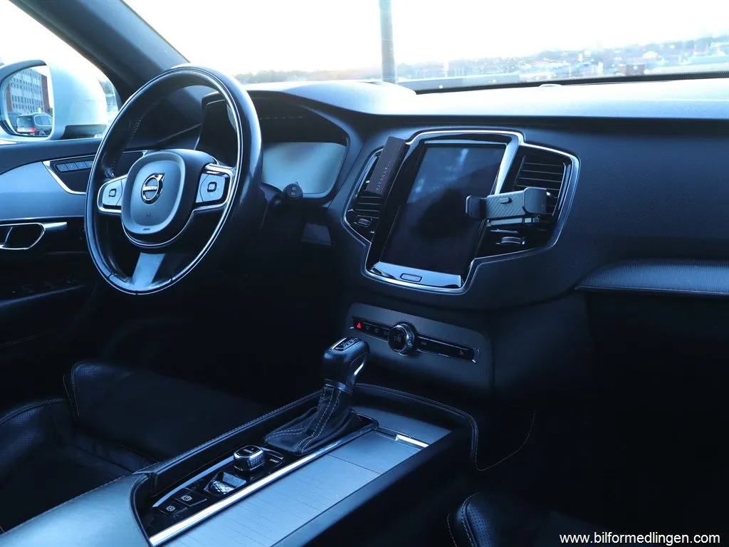 Volvo XC90 D5 AWD R Design HeadUp 7-sits S/V-hjul GPS, bild 6 av 12