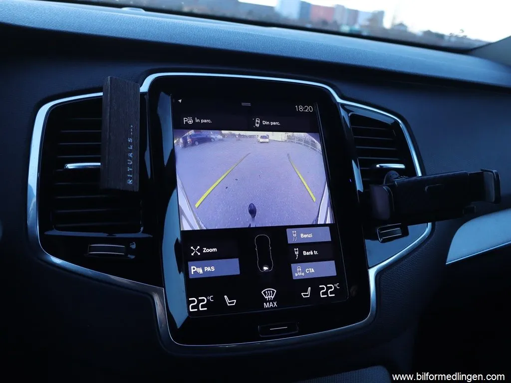 Volvo XC90 D5 AWD R Design HeadUp 7-sits S/V-hjul GPS, bild 10 av 12