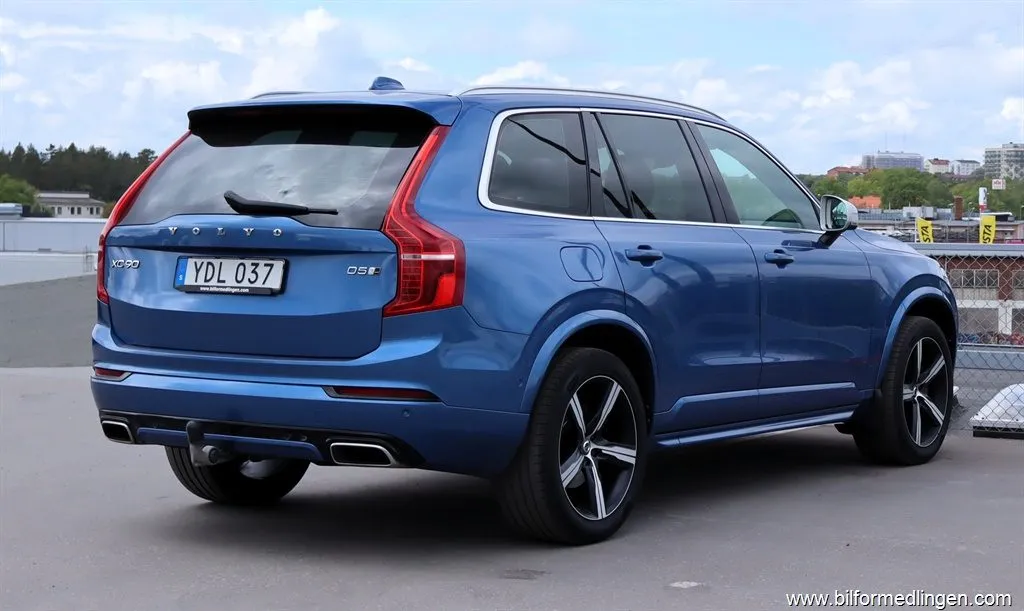Volvo XC90 D5 AWD R Design HeadUp 7-sits S/V-hjul GPS, bild 3 av 12