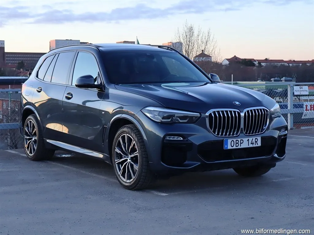 BMW X5 xDrive40i 340hk M Sport Pano Komfortstolar, bild 1 av 12