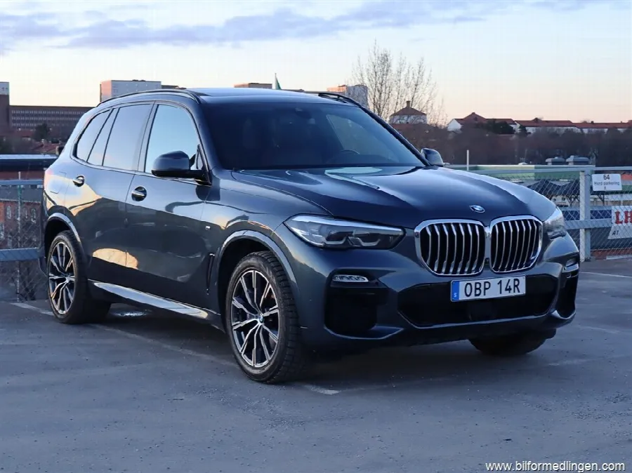 BMW X5 xDrive40i 340hk M Sport Pano Komfortstolar, bild 1 av 12