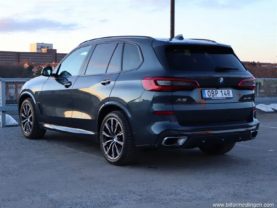 BMW X5 xDrive40i 340hk M Sport Pano Komfortstolar, bild 3 av 12