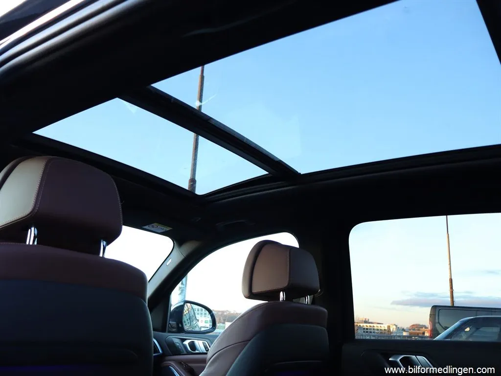 BMW X5 xDrive40i 340hk M Sport Pano Komfortstolar, bild 7 av 12