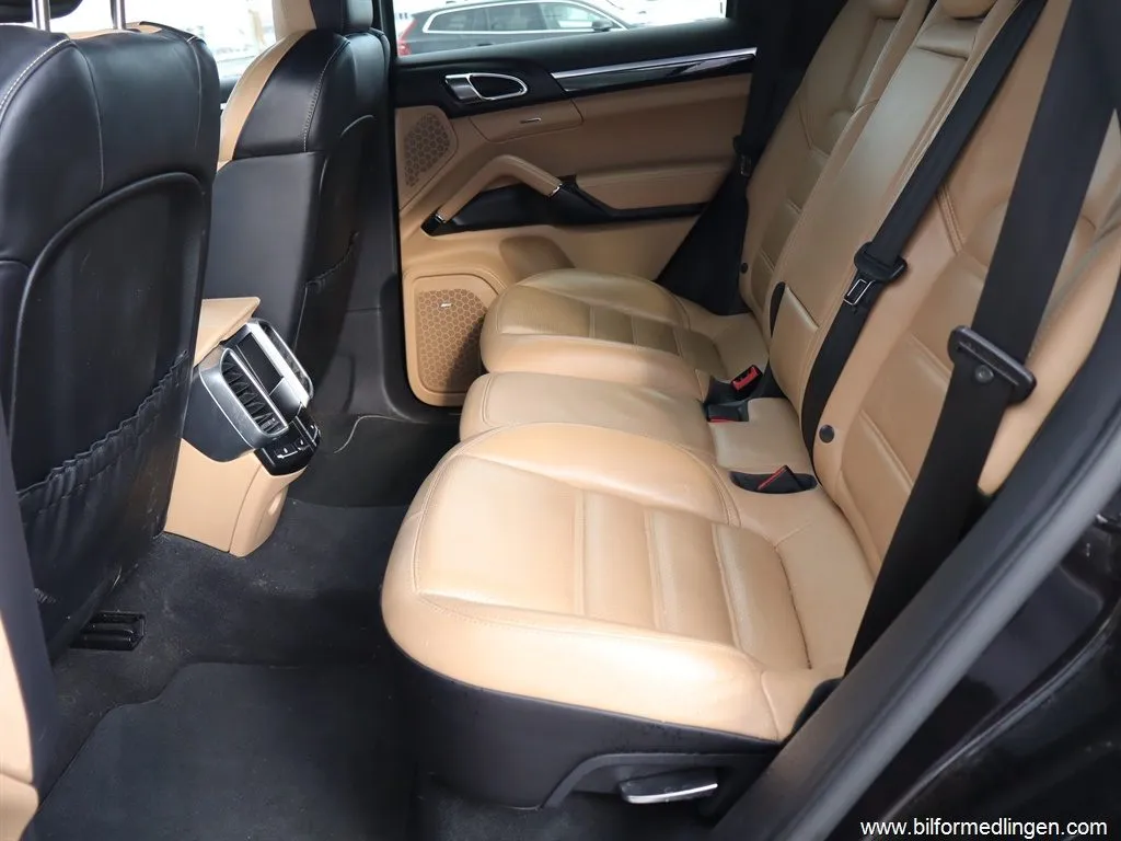 Porsche Cayenne S E-Hybrid 3.0 AWD 416hk Bose Sensorer, bild 8 av 12
