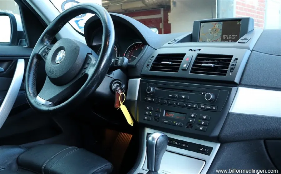 BMW X3 xDrive30d 218hk Navi S/V-hjul Värmare Automat, bild 6 av 12