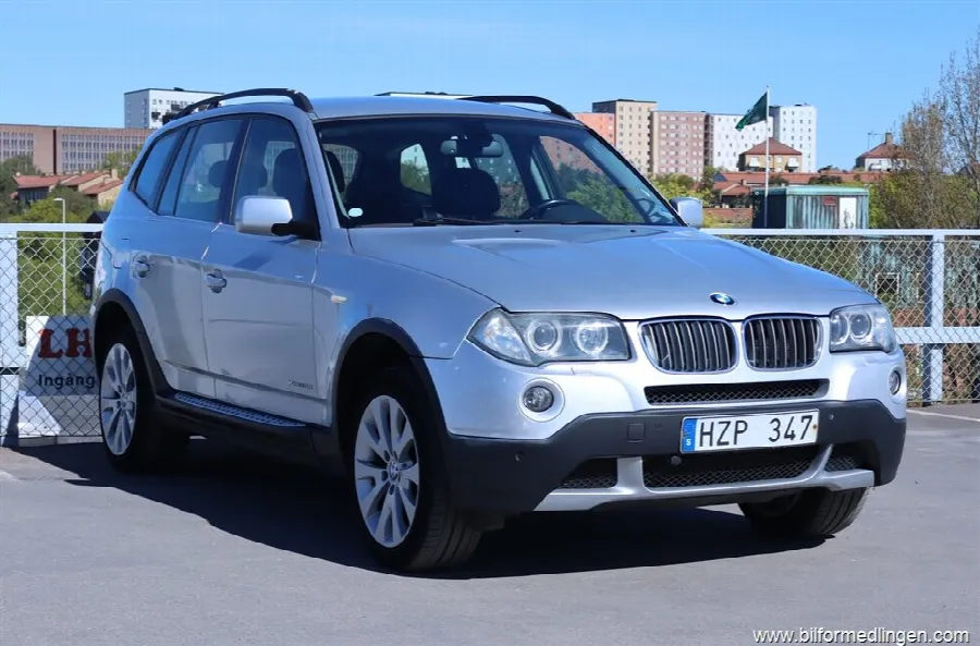 BMW X3 xDrive30d 218hk Navi S/V-hjul Värmare Automat, bild 2 av 12