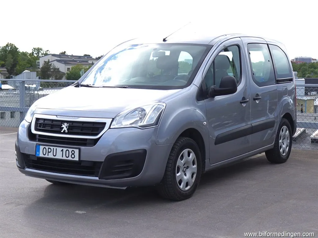 Peugeot Partner Tepee 1.2 110hk S/V-hjul 1 ägare Nyservad, bild 1 av 12