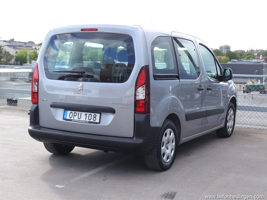 Peugeot Partner Tepee 1.2 110hk S/V-hjul 1 ägare Nyservad, bild 3 av 12