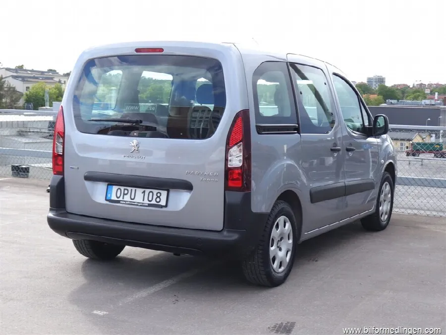 Peugeot Partner Tepee 1.2 110hk S/V-hjul 1 ägare Nyservad, bild 3 av 12