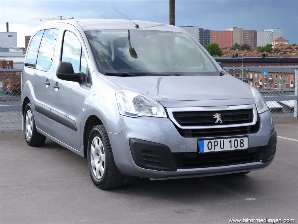 Peugeot Partner Tepee 1.2 110hk S/V-hjul 1 ägare Nyservad, bild 2 av 12
