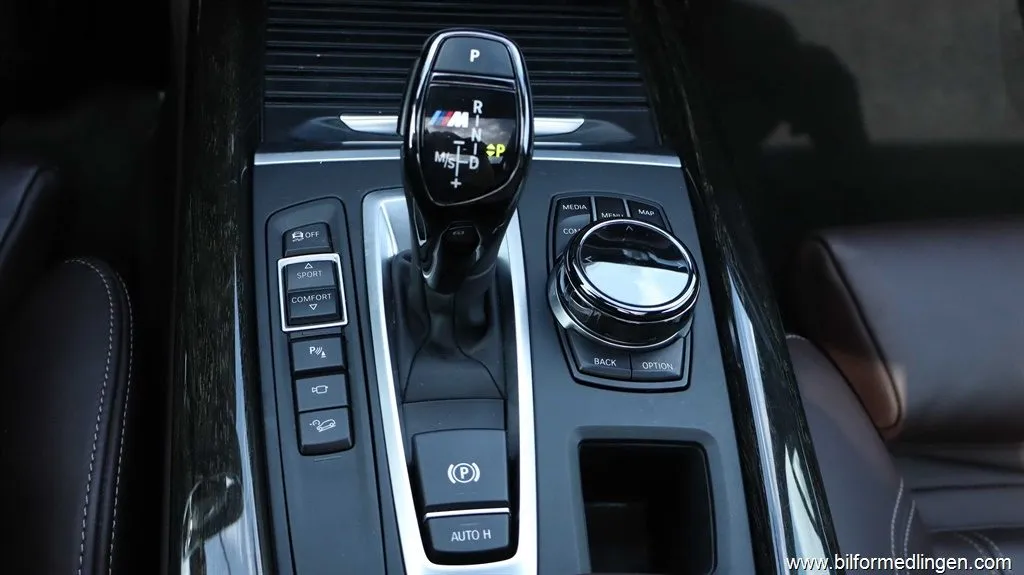 BMW X5 M M50d 381hk M Sport Pano 360 Drag H/K S/V, bild 9 av 12