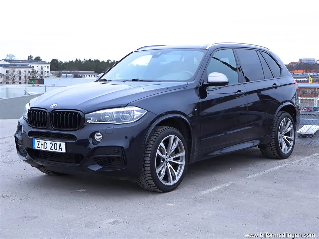 BMW X5 M M50d 381hk M Sport Pano 360 Drag H/K S/V, bild 1 av 12