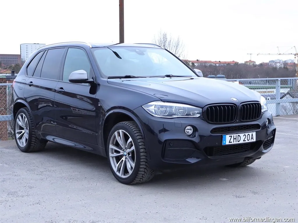 BMW X5 M M50d 381hk M Sport Pano 360 Drag H/K S/V, bild 2 av 12