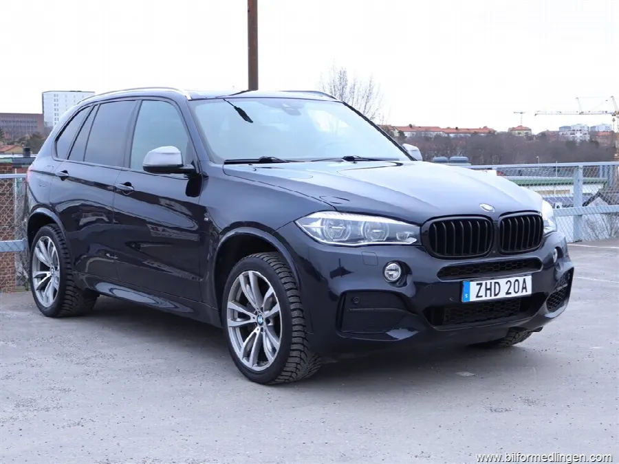 BMW X5 M M50d 381hk M Sport Pano 360 Drag H/K S/V, bild 2 av 12