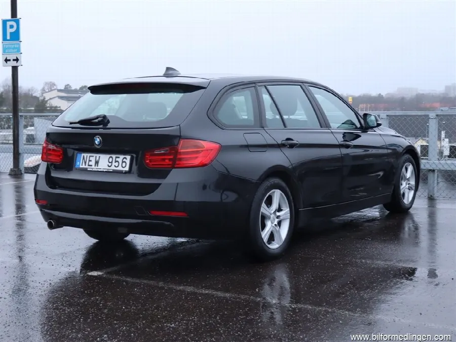 BMW 318 143hk S/V-hjul Navi, bild 4 av 12