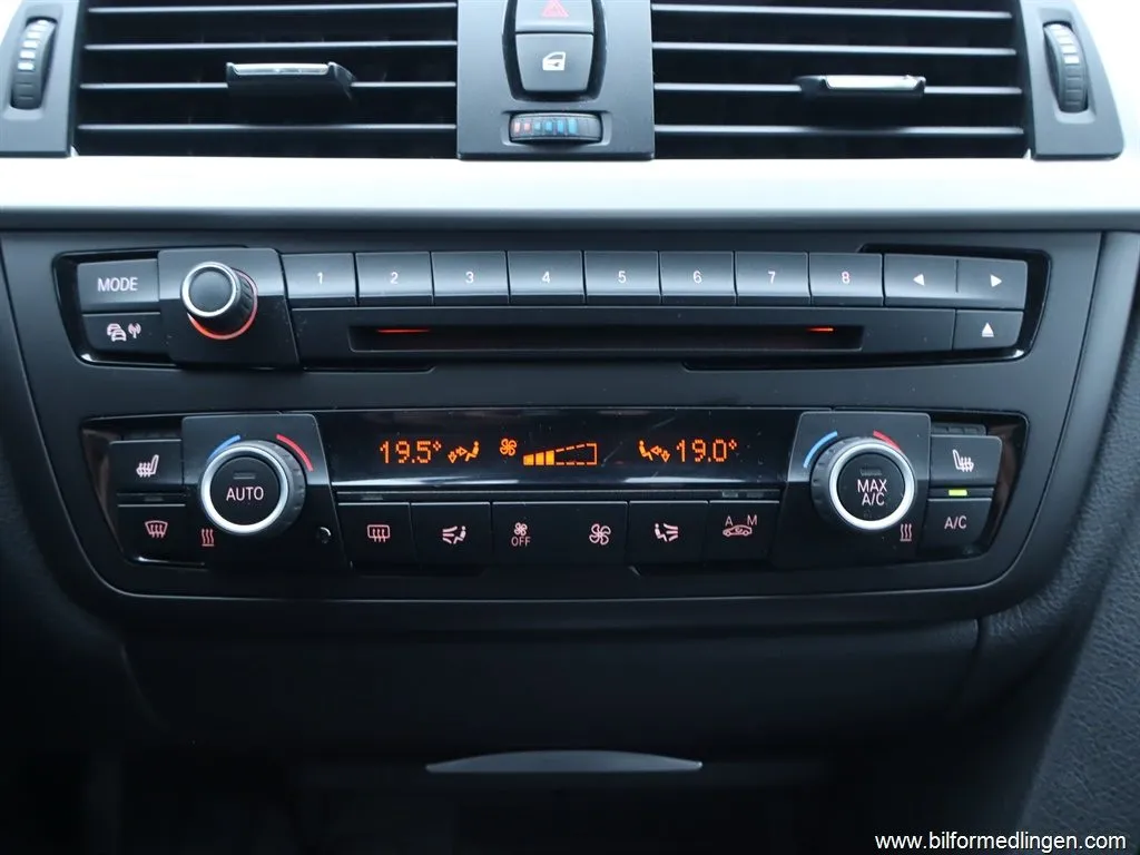 BMW 318 143hk S/V-hjul Navi, bild 10 av 12