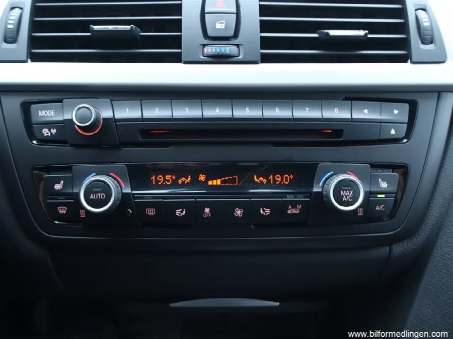BMW 318 143hk S/V-hjul Navi, bild 10 av 12