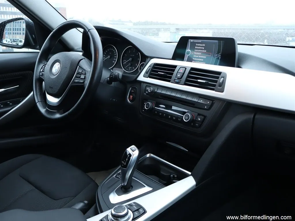 BMW 318 143hk S/V-hjul Navi, bild 7 av 12