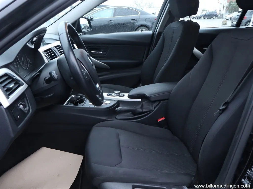 BMW 318 143hk S/V-hjul Navi, bild 5 av 12