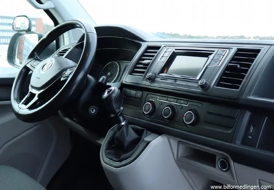 Volkswagen Transporter 2.0 TDI 102hk Värmare S/V-hjul Dragkrok, bild 7 av 12
