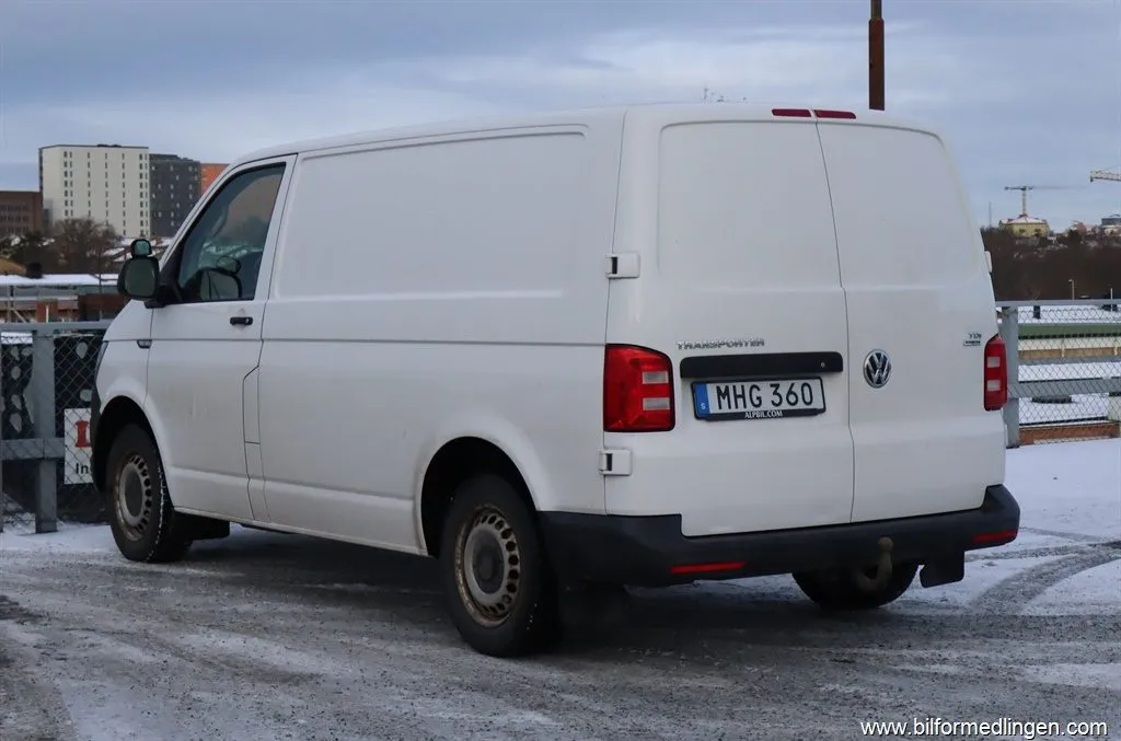 Volkswagen Transporter 2.0 TDI 102hk Värmare S/V-hjul Dragkrok, bild 3 av 12