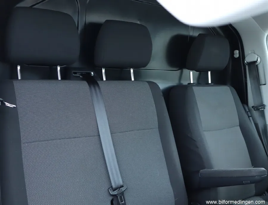 Volkswagen Transporter 2.0 TDI 102hk Värmare S/V-hjul Dragkrok, bild 6 av 12