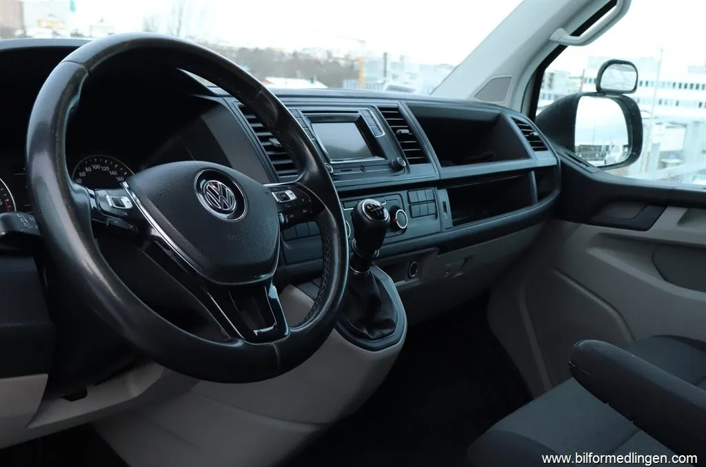 Volkswagen Transporter 2.0 TDI 102hk Värmare S/V-hjul Dragkrok, bild 9 av 12