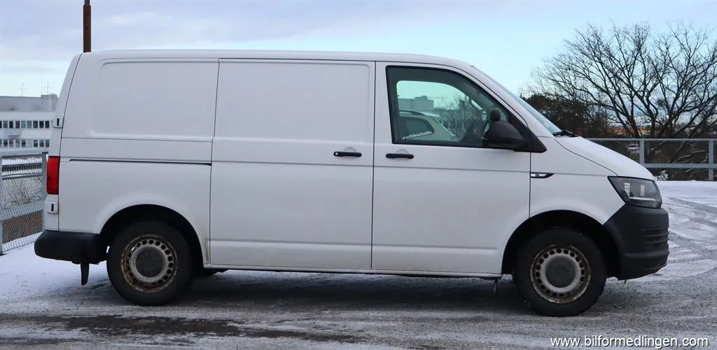 Volkswagen Transporter 2.0 TDI 102hk Värmare S/V-hjul Dragkrok, bild 8 av 12