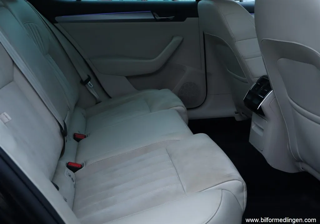 Skoda Superb 2.0 TDI 4x4 190hk Sedan Navi Keyless S/V-hjul, bild 7 av 12