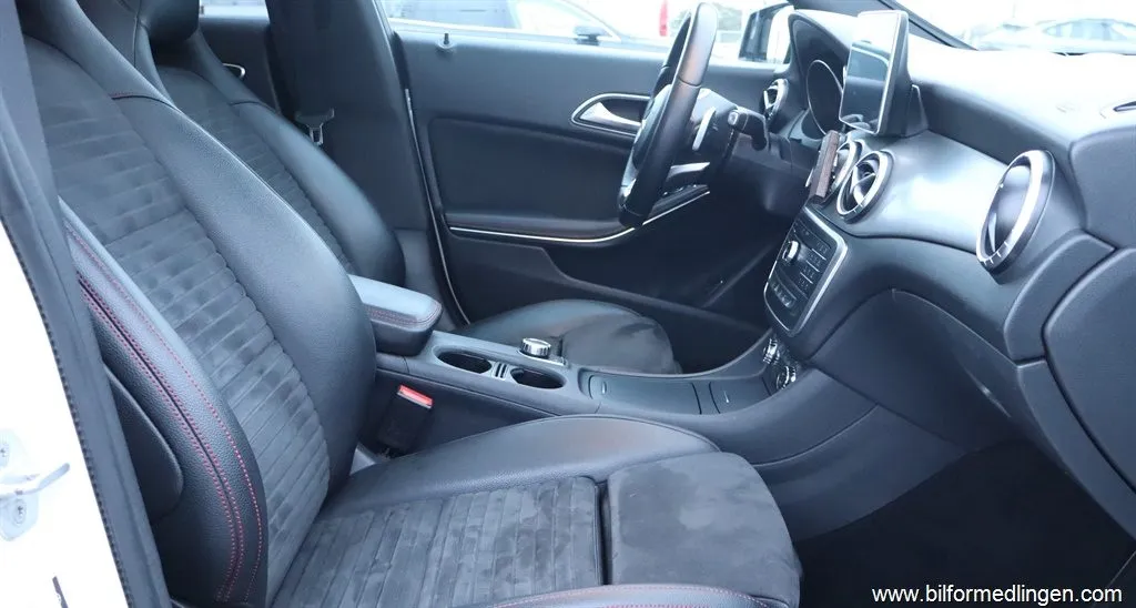 Mercedes-Benz CLA 220 d CLA AMG Sport Pano S/V-hjul Servad inkl besikt, bild 7 av 12