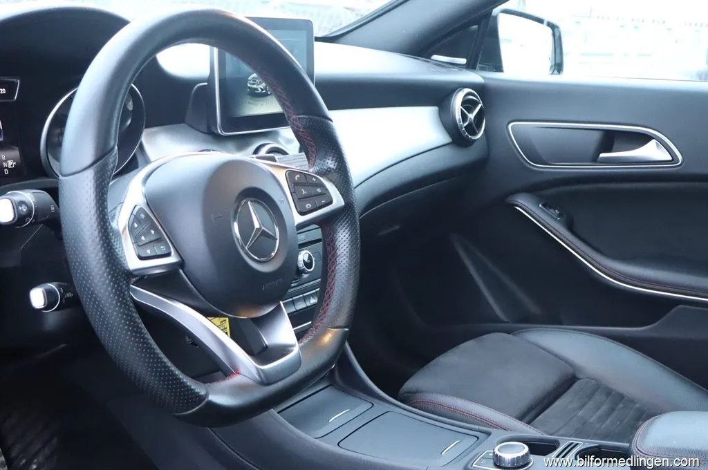 Mercedes-Benz CLA 220 d CLA AMG Sport Pano S/V-hjul Servad inkl besikt, bild 5 av 12