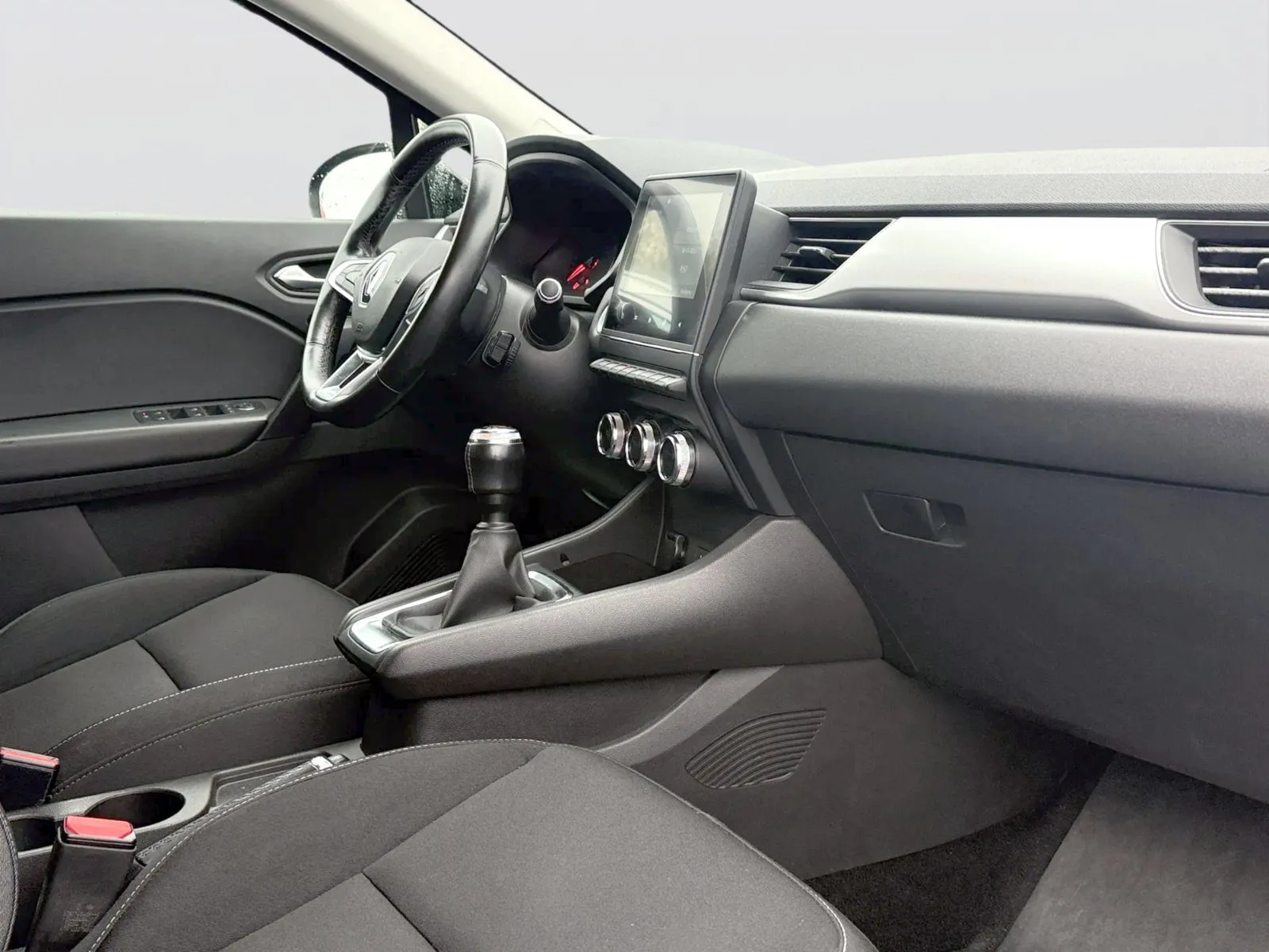Renault Captur 1.0 TCe 100hk, bild 7 av 12