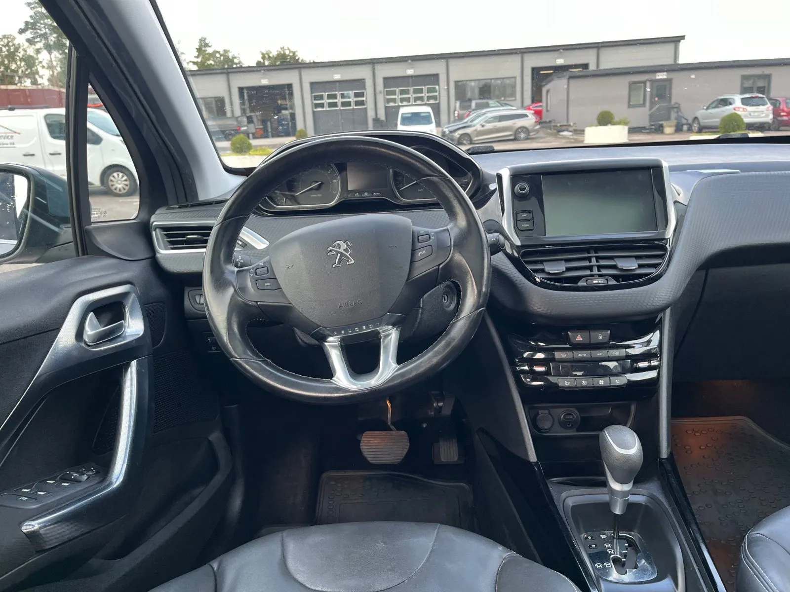 Peugeot 2008 I 2015, bild 8 av 10