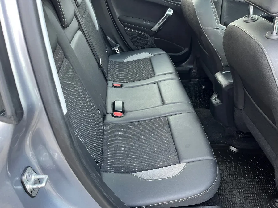Peugeot 2008 I 2015, bild 6 av 10