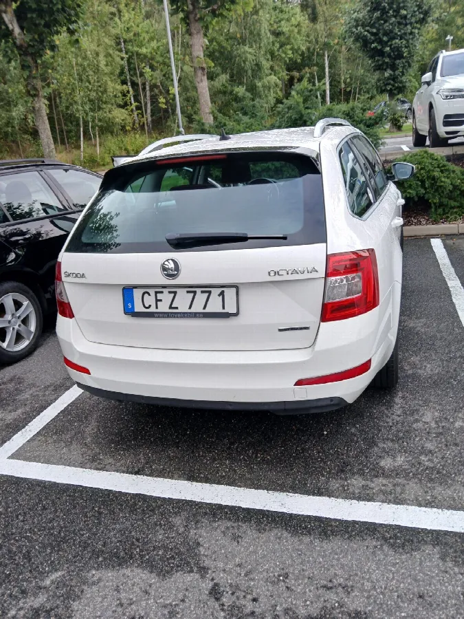 Skoda Octavia III Combi 2014, bild 3 av 5