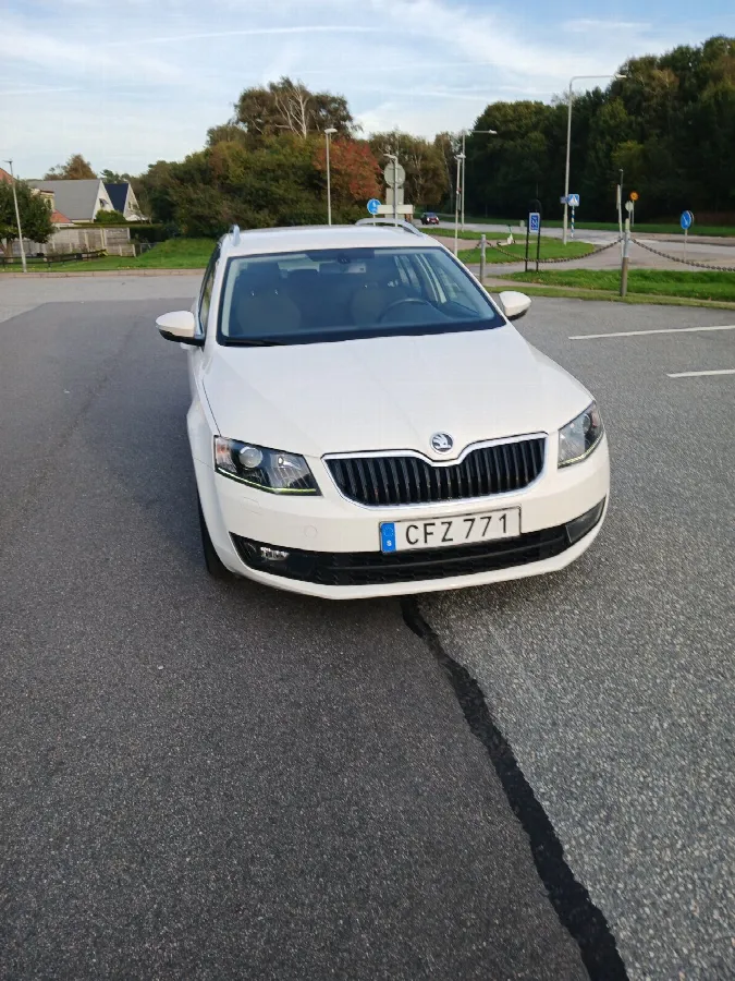Skoda Octavia III Combi 2014, bild 2 av 5