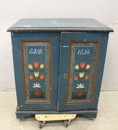 Allmoge väggskåp daterat 1850