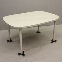Matbord, med rundade hörn