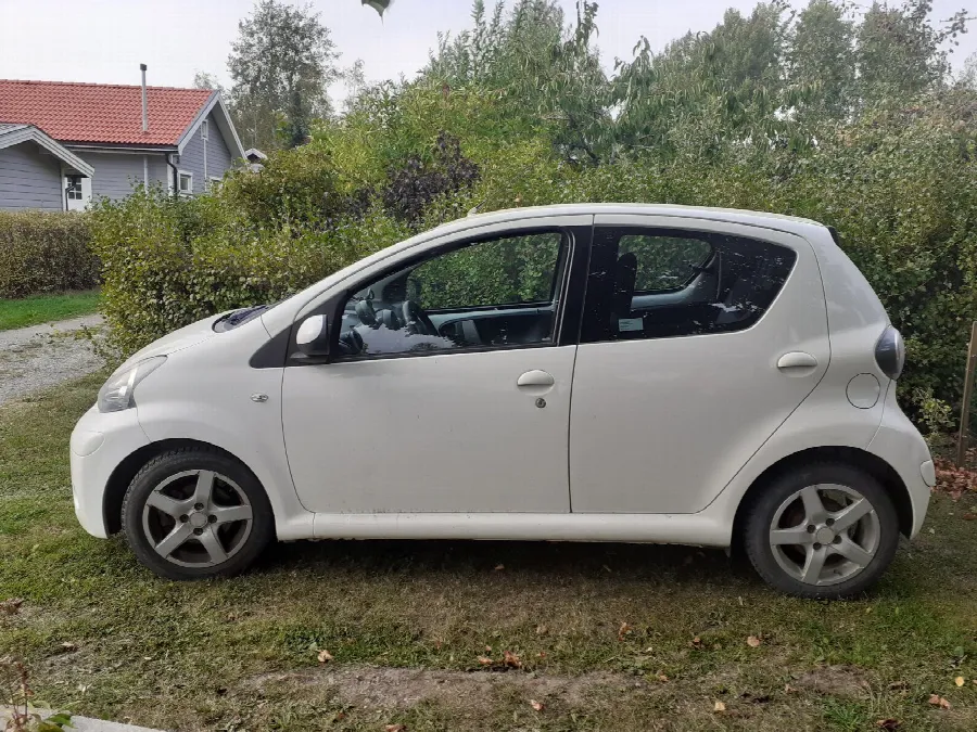 Toyota Aygo 1.0 VVT-i LIFT AC Bluetooth Servad Bes/skatt ++ '14, bild 6 av 12