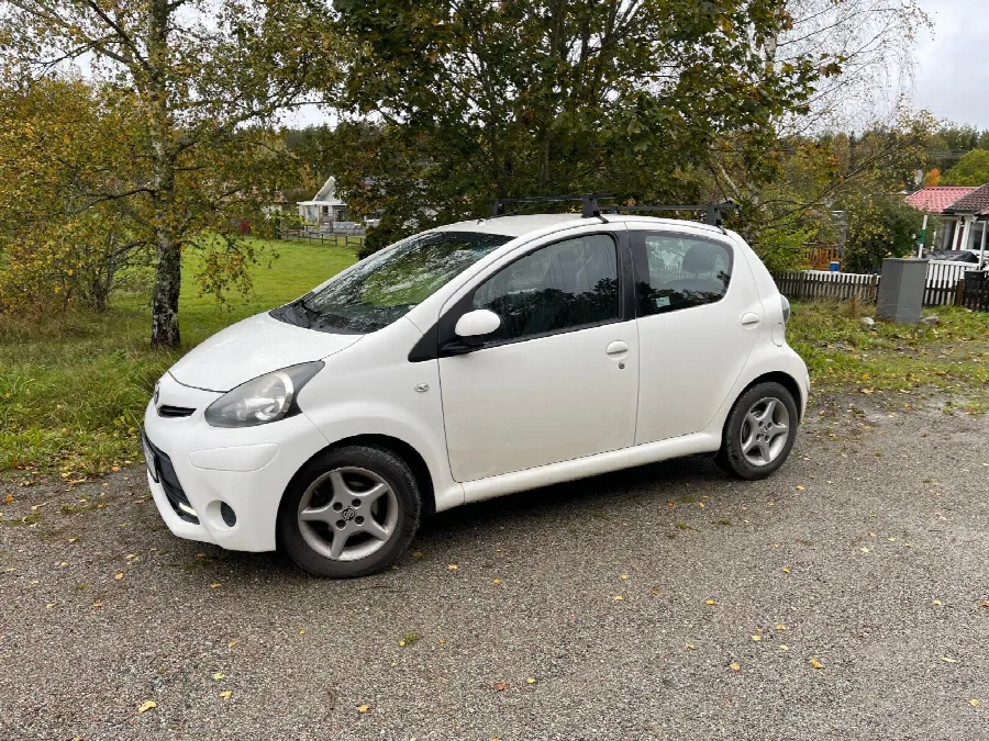 Toyota Aygo 1.0 VVT-i LIFT AC Bluetooth Servad Bes/skatt ++ '14, bild 10 av 12
