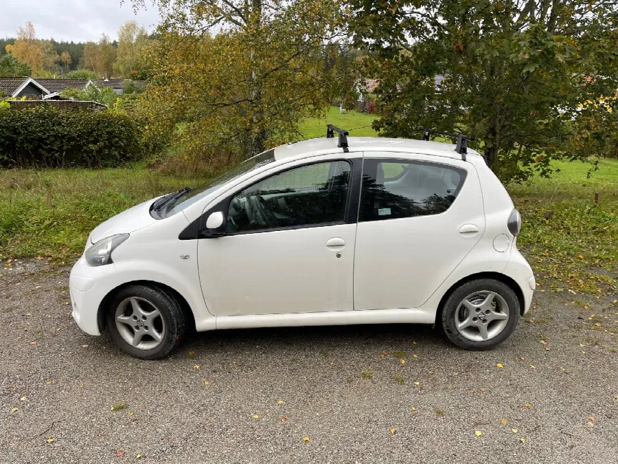 Toyota Aygo 1.0 VVT-i LIFT AC Bluetooth Servad Bes/skatt ++ '14, bild 5 av 12
