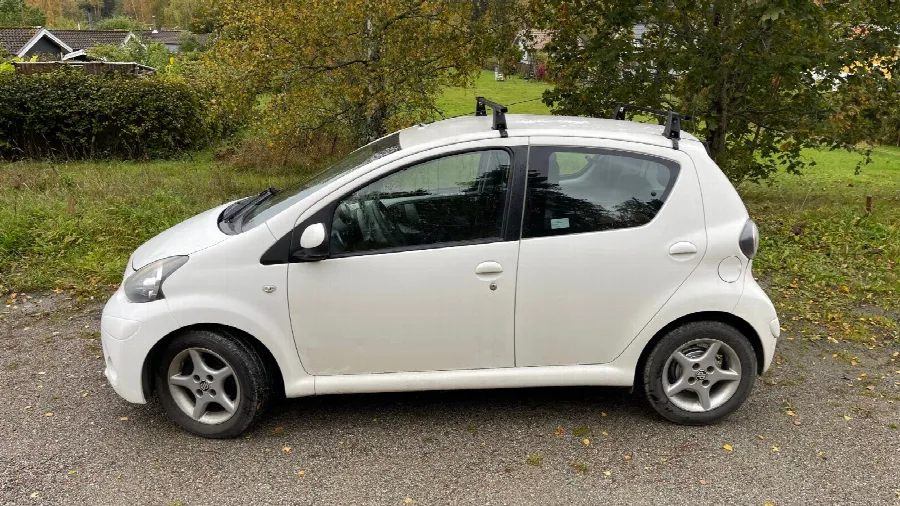 Toyota Aygo 1.0 VVT-i LIFT AC Bluetooth Servad Bes/skatt ++ '14, bild 9 av 12