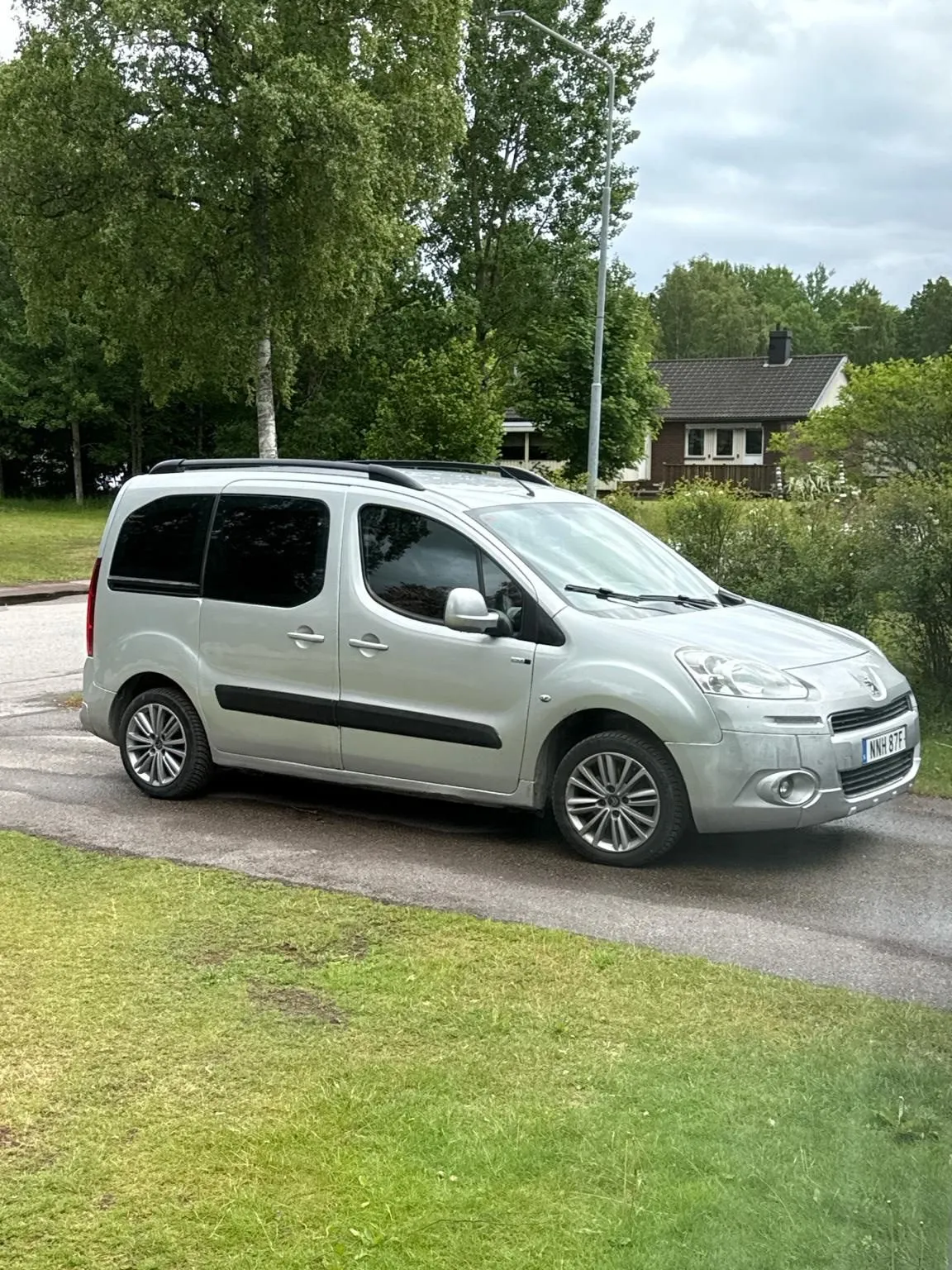 Peugeot partner 2013, bild 1 av 12