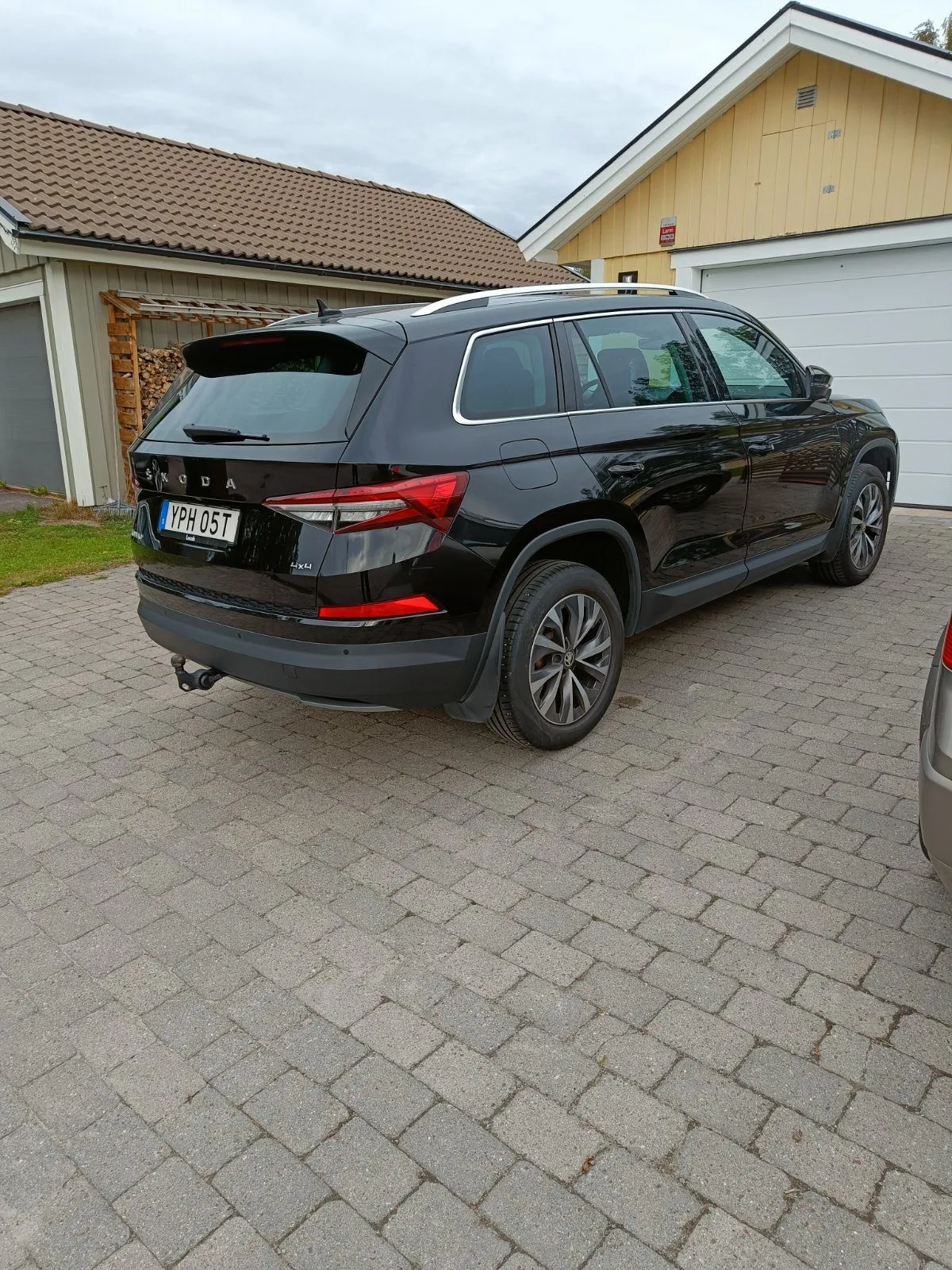 Škoda Kodiaq 2.0 TDI 200 hk 4x4 DSG Style Adventure Edition – 2024, bild 3 av 11