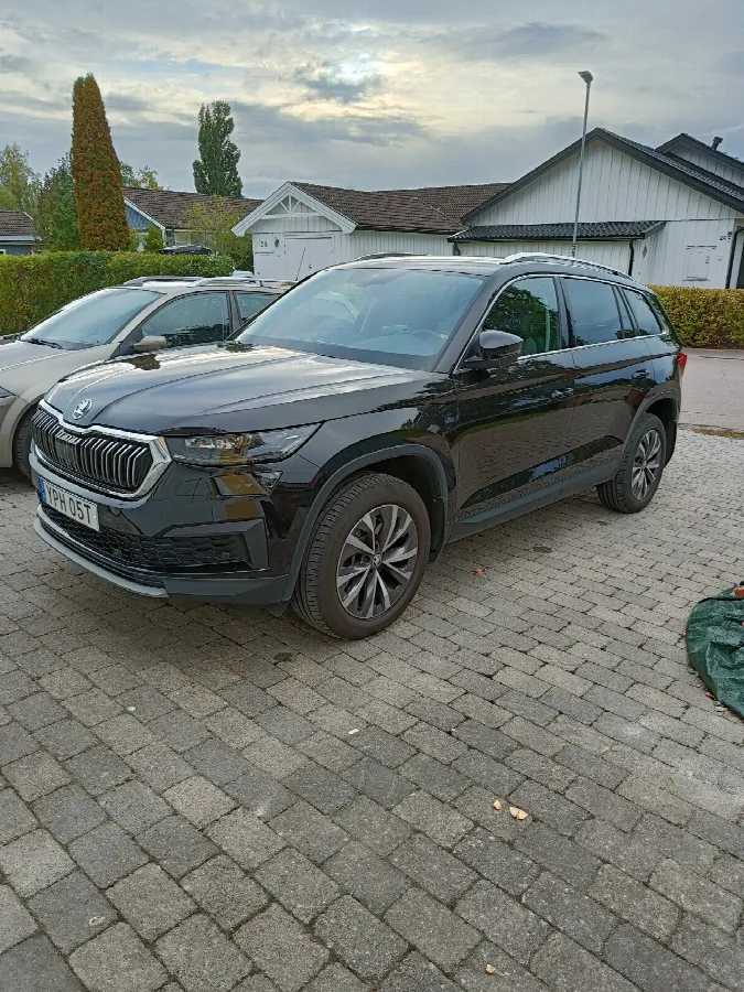 Škoda Kodiaq 2.0 TDI 200 hk 4x4 DSG Style Adventure Edition – 2024, bild 2 av 11